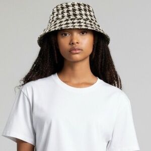 Olive & Pique Houndstooth Bucket Hat